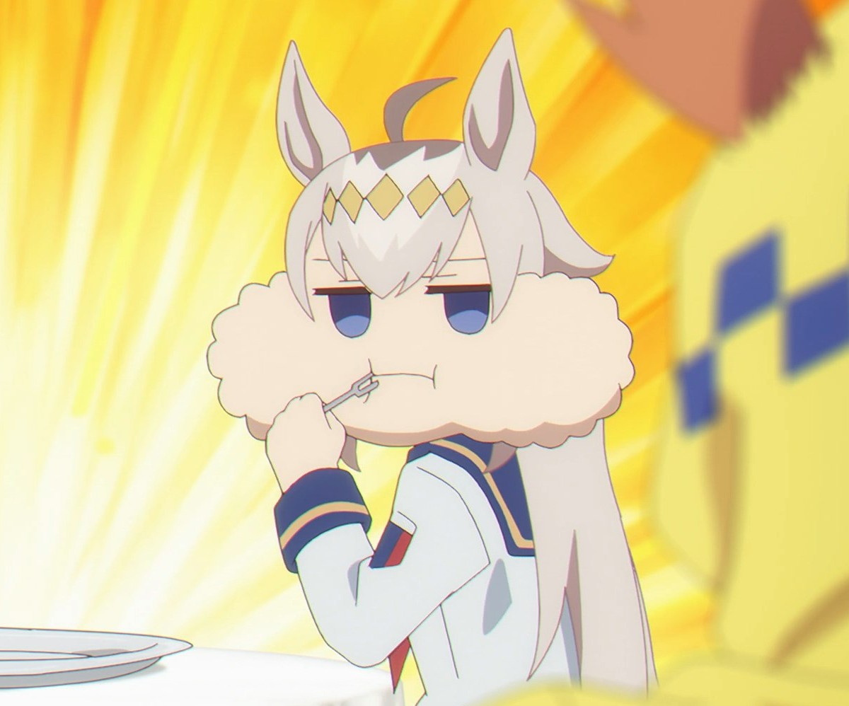 Oguri comiendo para que les bendiga el inicio de año