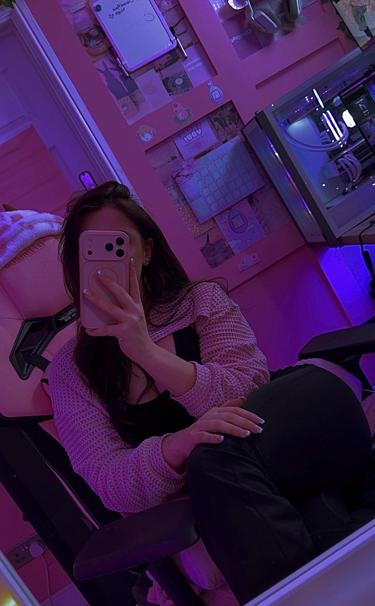 AthenaAryn's tweet image. twitch.tv/Athena_Aryn

First stream of 2026