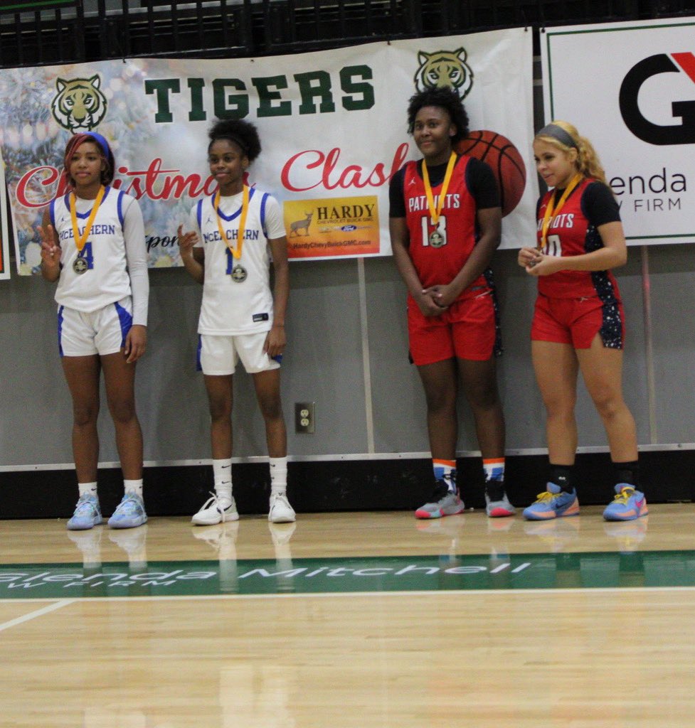 Lillie2Harris's tweet image. Was awarded the “all tournament team”medal from the Adairsville Christmas Clash Tournament!!  
@PRO_Movement1 @PCHS_WBB
