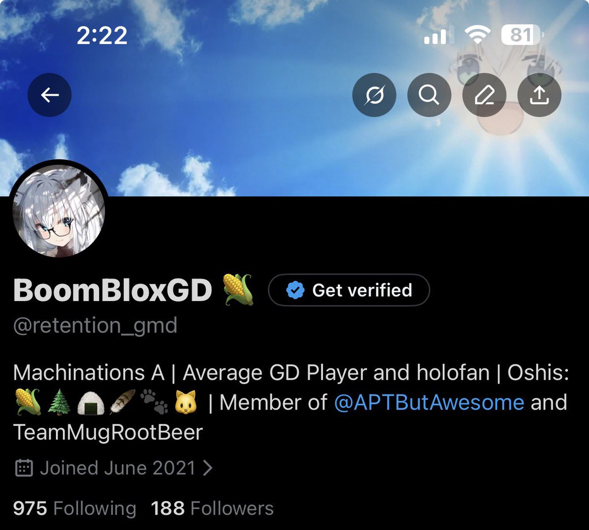 new year new twitter layout‼️

also pfp is gonna take a while to get used to since I had the okayu one for like qaqag years but I REALLY wanted to make it foob so I did