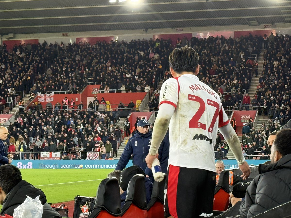 teru_tokyo2020's tweet image. 78分で交代。
久しぶりの先発だったにもかかわらず、フィジカルは最後まで落ちなかったので腐らずに準備を続けてきたことが伝わってきた。

ドロドロになったユニフォームからも激闘の跡がはっきりと分かる。
後半頭の交代がシエンザだったし、序列が上がったんじゃないかなあ