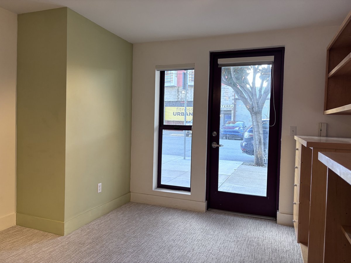 JennD's tweet image. Live/work loft in Potrero Hill

4 levels · flex 2 or 3BR,  pvt, full-floor street-level entrance. Light, quiet, functional, nr Mission Bay / Dogpatch, $7450/month. DM for details.