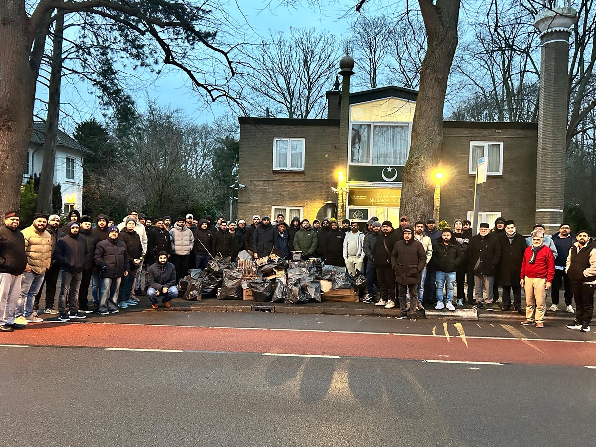 Moslimjongeren Den Haag tweet media