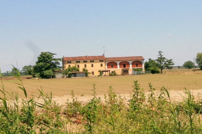 Frassineto Po, Italy € 138.000 
In the sweeping plains of Piedmont’s Alessandria province, just 7 kilometres from the historic town of Casale Monferrato, lies Frassineto Po — tweedewoning.eu/woningen/32338… #italy #ikvertrekXl
