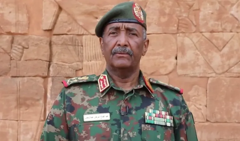 البرهان: أبواب المصالحة الوطنية مفتوحة.. و #السودان يتسع للجميع

• أكد أن النصر قادم.. وسيكون حليف #الشعب_السوداني