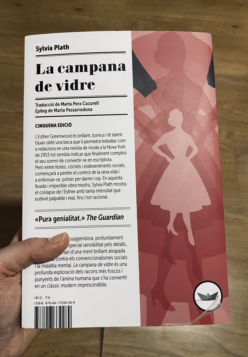 También detesto la gente que te pregunta alegremente cómo estás, sabiendo que lo estás pasando muy mal y esperan que digas «Bien» - Sylvia Plath, La campana de cristal. 

La lectura que me rompió y que, al mismo tiempo, fue una de mis favoritas de 2025

5/5 ⭐️