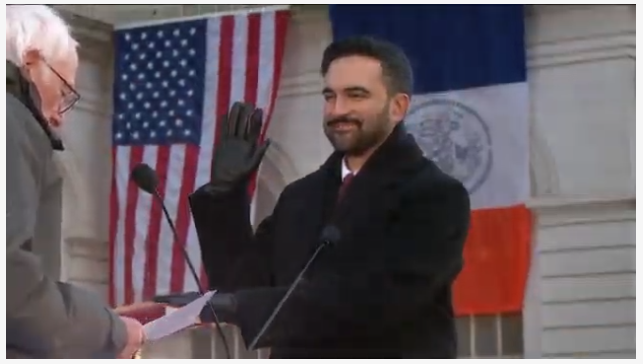 a____capo's tweet image. #ZohranMamdani, nuovo sindaco di #NewYork, dopo il giuramento con #BernieSanders.