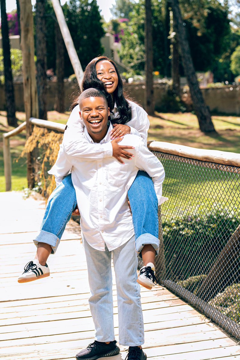 Shego_7's tweet image. Happy 4 years of my favourite love story. So happy to be doing forever with my best friend and so proud to be his wife! 🥹❤️
Thulaganyo e Tshegofaditsweng 🤍