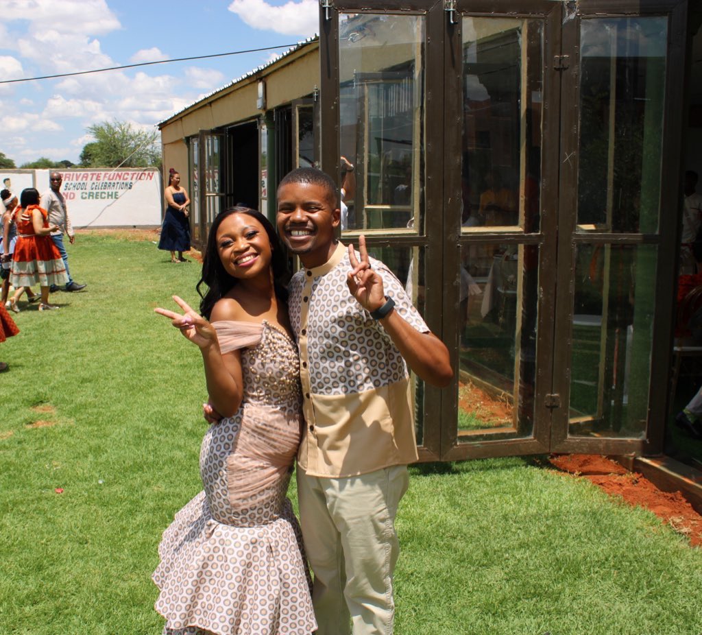 Shego_7's tweet image. Happy 4 years of my favourite love story. So happy to be doing forever with my best friend and so proud to be his wife! 🥹❤️
Thulaganyo e Tshegofaditsweng 🤍