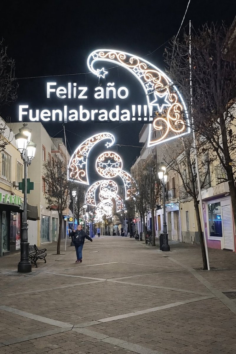FiestasdeFuenla's tweet photo. Feliz año nuevo Fuenlabrada!!! 🥳🥳🥳🎉🎉🎉🎊🎊🎊 #Fuenlabrada #fuenla #navidadenfuenlabrada #felizaño2026🥳🎊🎇💕 https://t.co/dsyP2F1ei8