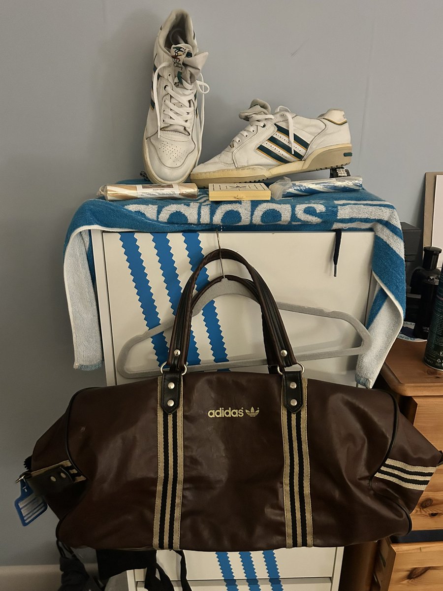 MauriceRedpath's tweet photo. Happy New Year to one and all. After much deliberation here’s my top 4 buys from 2025 all pre 1990 and either Made in West Germany 🇩🇪 or France 🇫🇷 put 5 on in instagram but pictures vetted 🤷🏻‍♂️🤦‍♂️#vintage #vintageadidas #adidascollector #3stripes2soles1love #PeaceAndLove 😎💜🤝 https://t.co/xbDcbePUm9