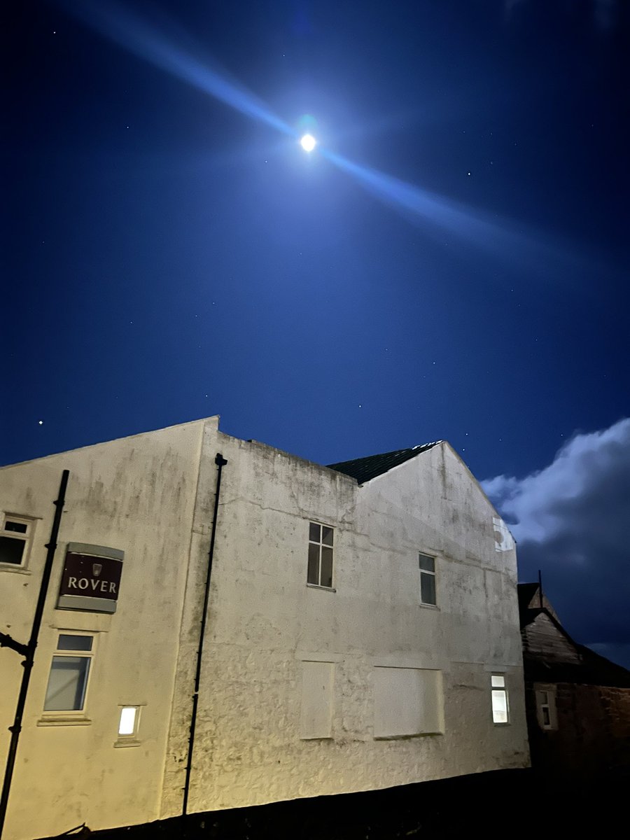 SiPender tweet media