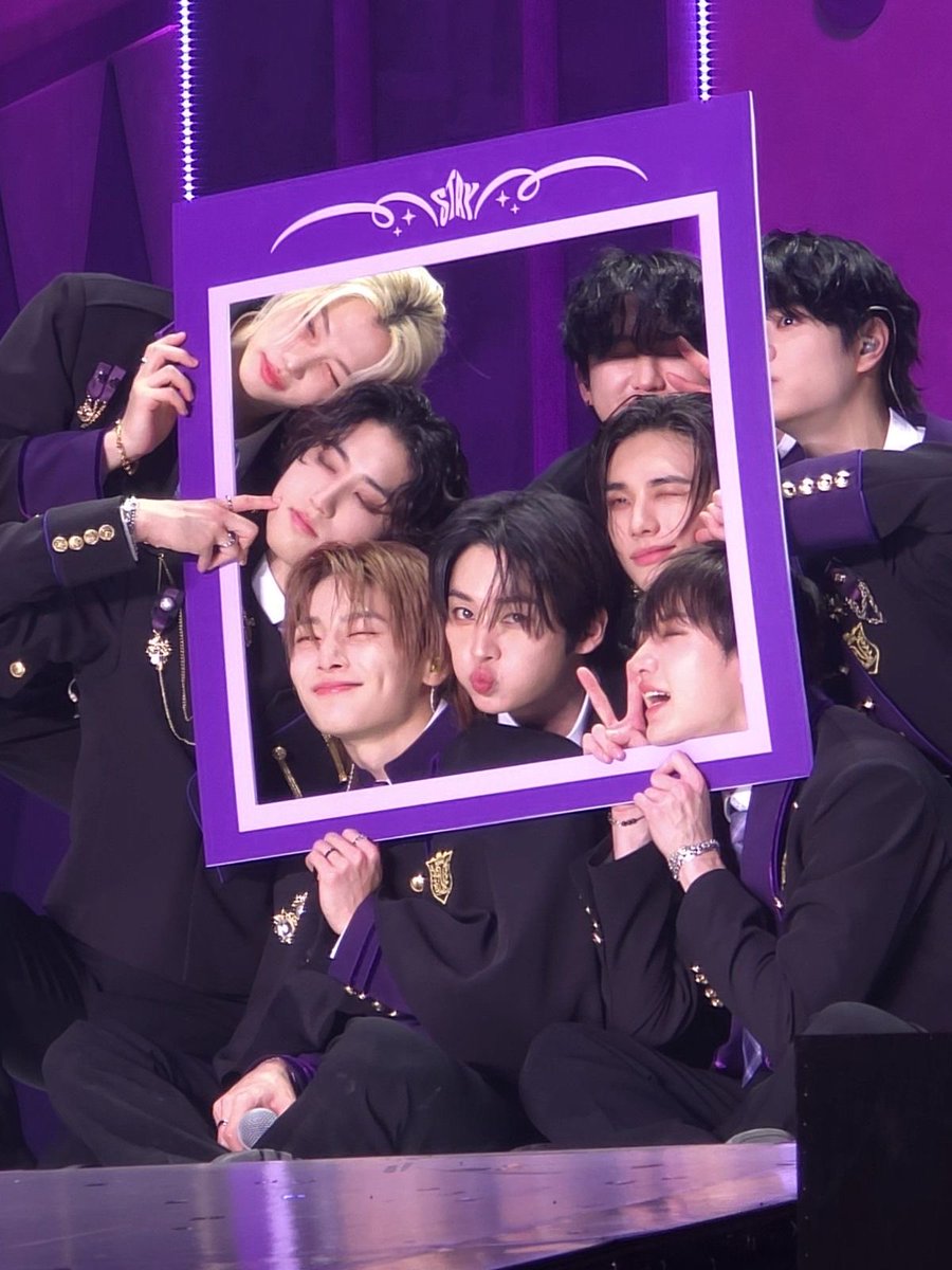 lixdaylight's tweet image. ✨STAY FOLLOW SPREE✨
✨STAY FOLLOW SPREE✨
✨STAY FOLLOW SPREE✨
✨STAY FOLLOW SPREE✨

comenta "✨" y sigue a quienes den like a tu comentario!

↻ para llegar a más stays!