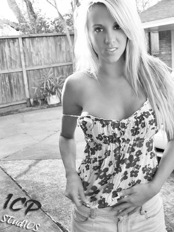 Photographer looking for female models to collaborate with! Any female models coming to NYC or from NYC can also contact me with their travel details. I can also provide models with a place to crash for a few days if needed. My IG @israelcolon1961