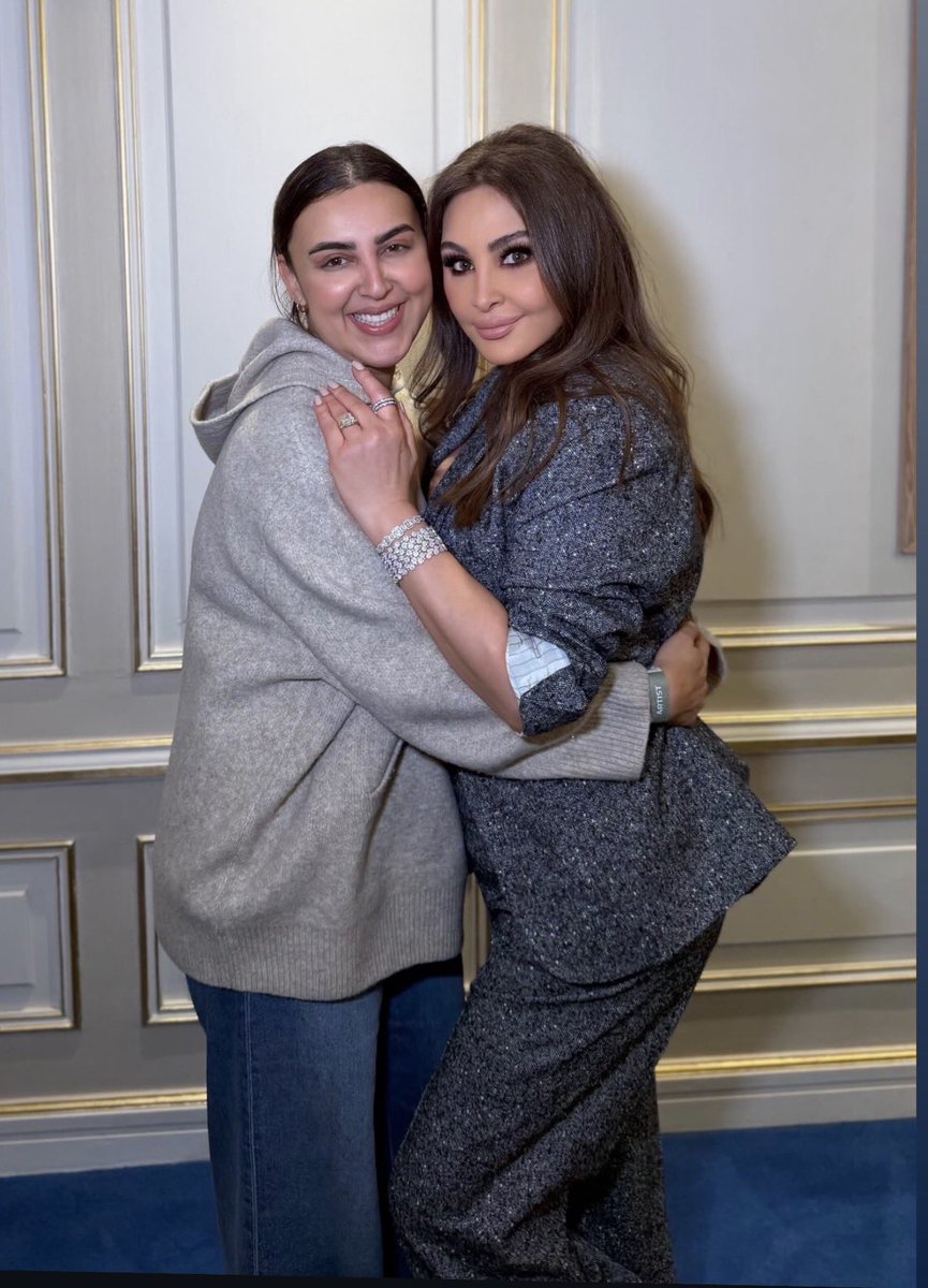 علاقة اليسا بفريق عملها مثل علاقة الام باولادها تجنن بطيبة قلبها وحضنها الكبير الله يديم المحبة والعشرة الحلوة 💖
<a href="/elissakh/">Elissa</a>