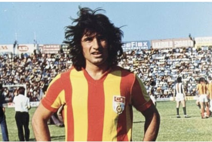 Çocukken Galatasaray’lı olmamın sebebi Gökmen. Sonra ilk 1979’da stadyumda izledim. Ruhu şad olsun