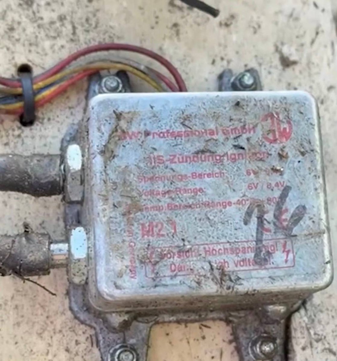 BowesChay's tweet image. The components of the "Ukrainian" UAV that attacked a cafe, murdering 25 people and maiming many others  in Kherson, was German

It was manufactured in the industrial park of the city of Gilching, located near Munich.