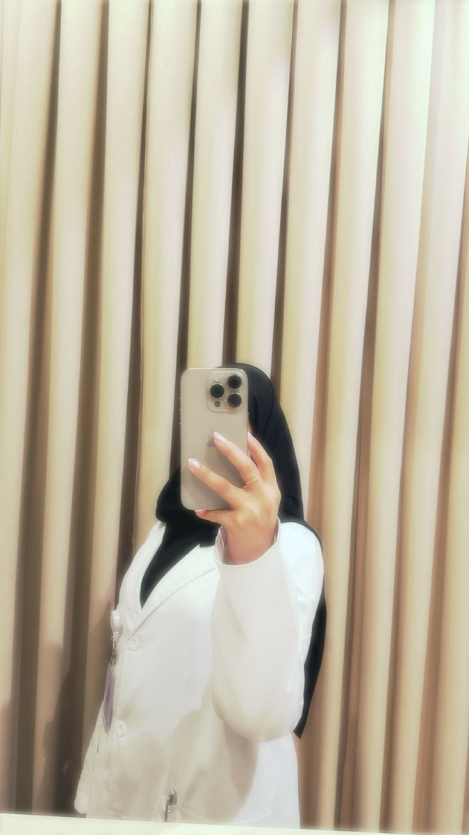 lrrix_'s tweet image. عشوائيّات الاسبوع
☁️🛋️👩‍⚕️☕️💻