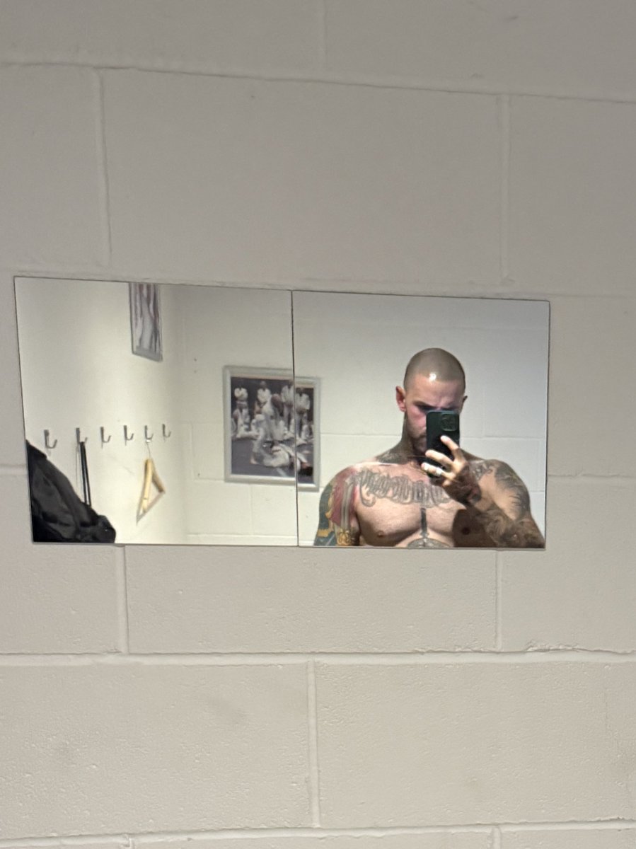 joshlucajames's tweet photo. The only good thing that came out of 2025 was the fact I started bjj and won my first comp. Here’s to 2026!! https://t.co/UOsiIOXgjE