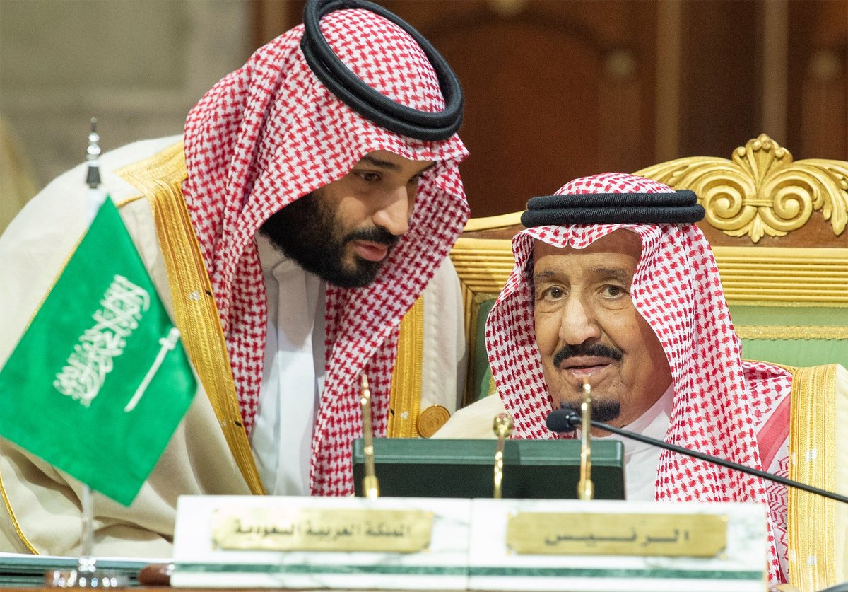 zahid_alqurashi's tweet photo. أهلُ( عوجا) ء إن (همزتَ) و إن لمْ
قوموا كلَّ خطة عوجاءِ ! 

فملوكٌ تسلسلت من ملوكٍ
من نجومِ (السعودِ) في اللآلاءِ

نسبٌ عُدَّ في علوِّ مَعَدٍّ 
دون راقيهِ أنفسُ الصعداءِ 

تُشمسُ العدل فالعبادُ سواءٌ
و تُظلُّ اللوى بخفقِ لواءِ  🇸🇦 https://t.co/2zwTL4Pbzj