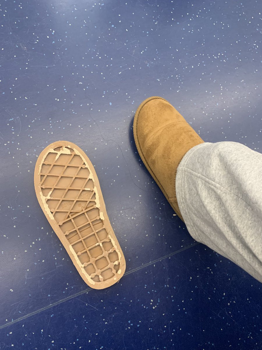 なべおです tweet media