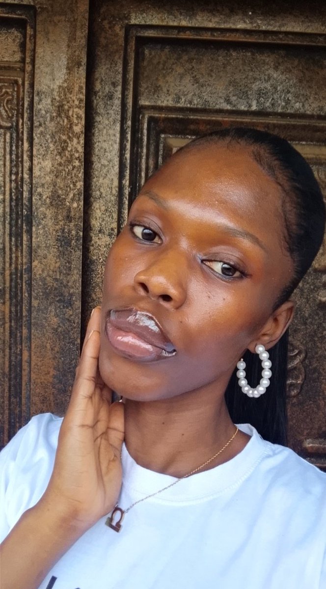 strive96's tweet image. Happy New Year 🎉✨

This year, I’m choosing to be more active here and more intentional about connecting with friends old and new.
Looking forward to meaningful conversations, growth, and good vibes all year long 🤍