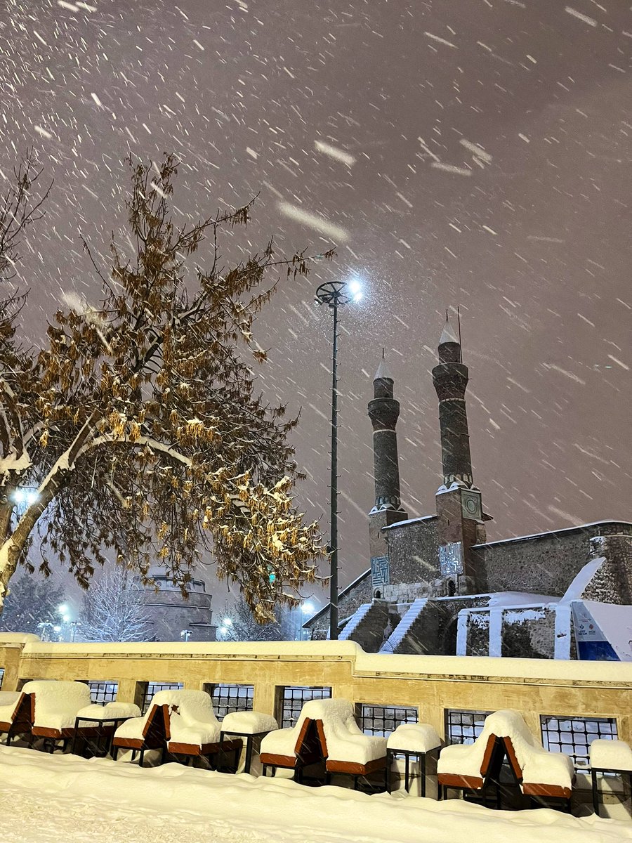 Mizgincanli's tweet photo. Sivas yine bildiğimiz gibi.. 🥶 https://t.co/NGJYcliSJ1