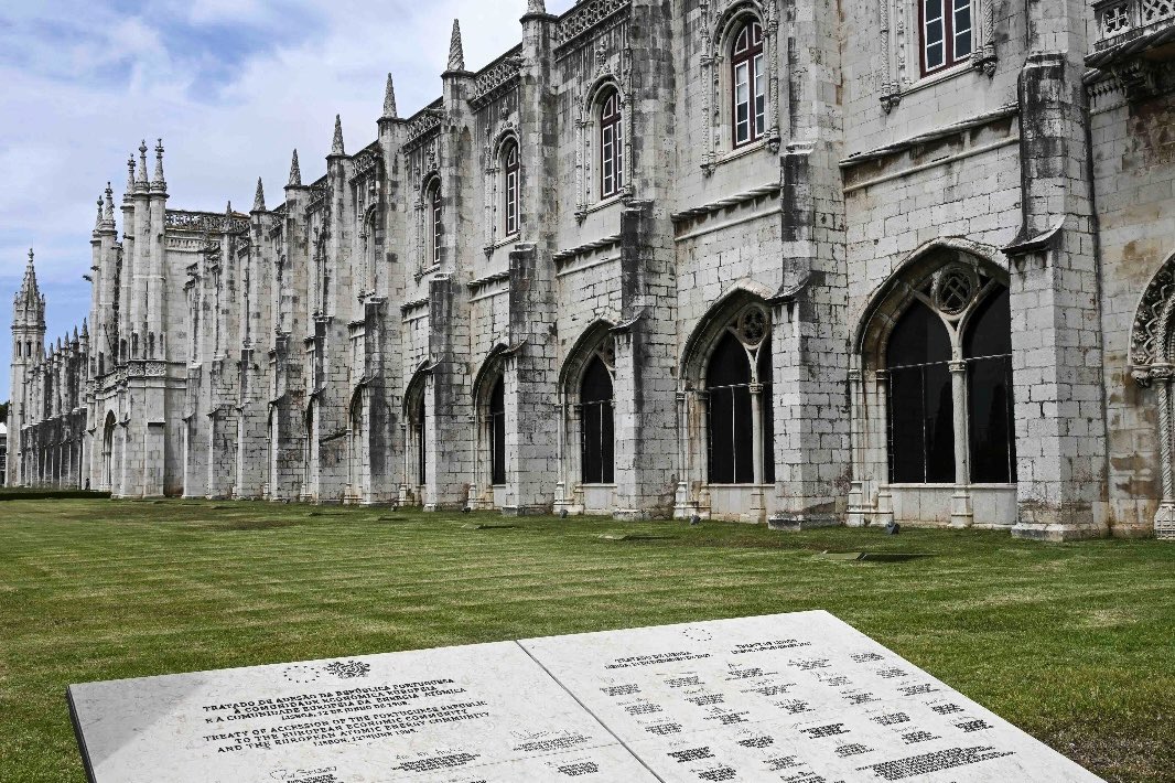 eucopresident's tweet image. Forty years ago, Portugal and Spain chose Europe.

Together, they wrote the most brilliant chapter of their recent shared history, leaving behind long dictatorships to become solid democracies and complete their journey back to Europe.

Portugal and Spain’s accession strengthened…