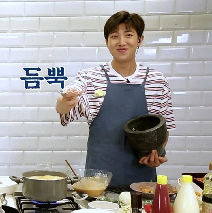 My final fic of 2025! (It was 2025 in my time zone)

Culinary Crack-ups
🍳namkook
🍳strangers to lovers AU
🍳5546 words, rated T
🍳written for <a href="/celli/">fandom's accountant</a> as part of  <a href="/FTHKPOP/">FTH K-pop ❤️</a>

Kitchen menace NJ signs up for Seokjin's cooking class &amp; is partnered with Jungkook

archiveofourown.org/works/76834186