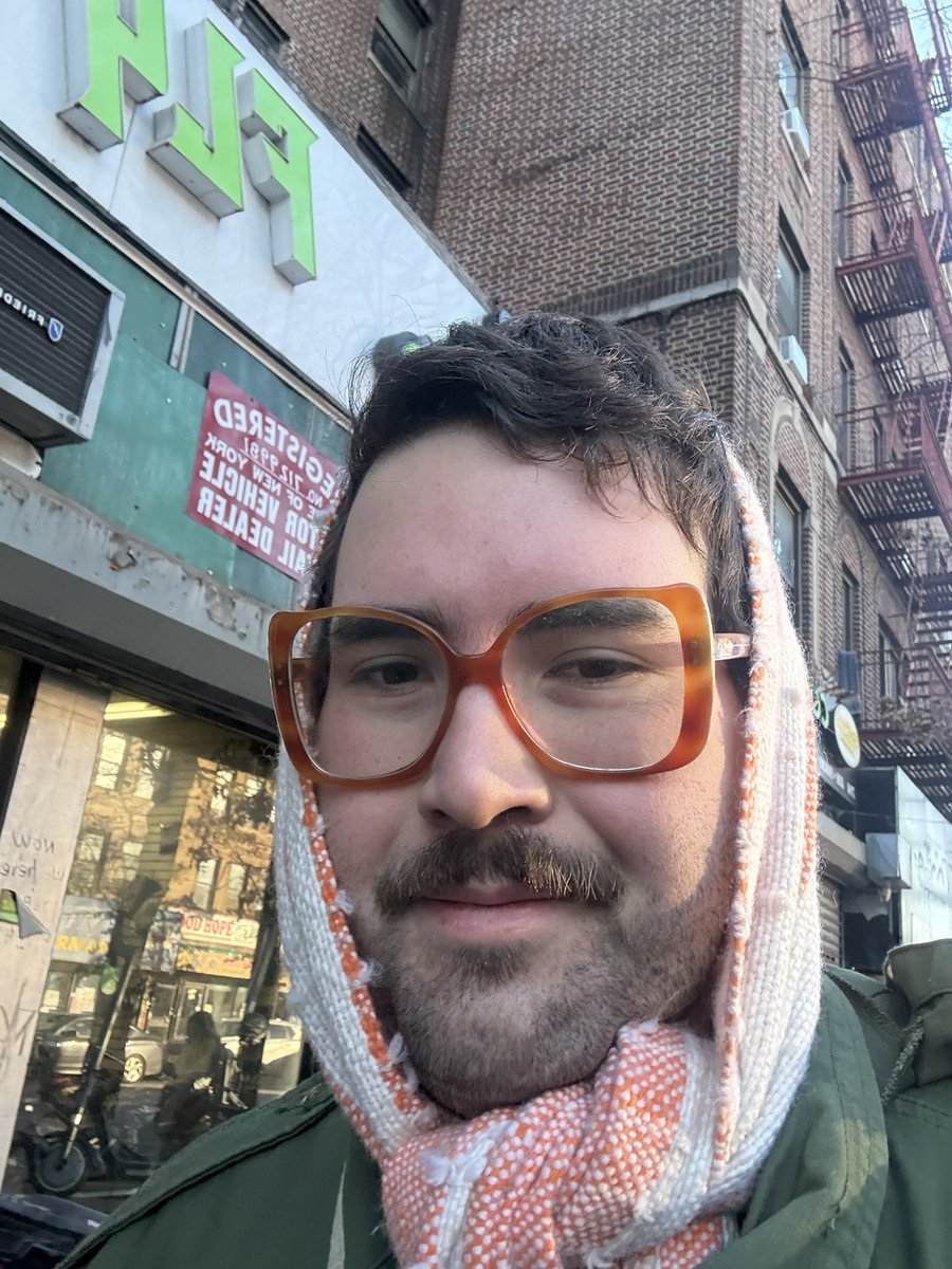 daniel_al_varez's tweet image. Waking up in 2026; Zohran is mayor, bf and I are going on a trip tomorrow, I bought new jeans a few days ago, I’m going to eat stew for dinner. It’s gonna be a good one!!!