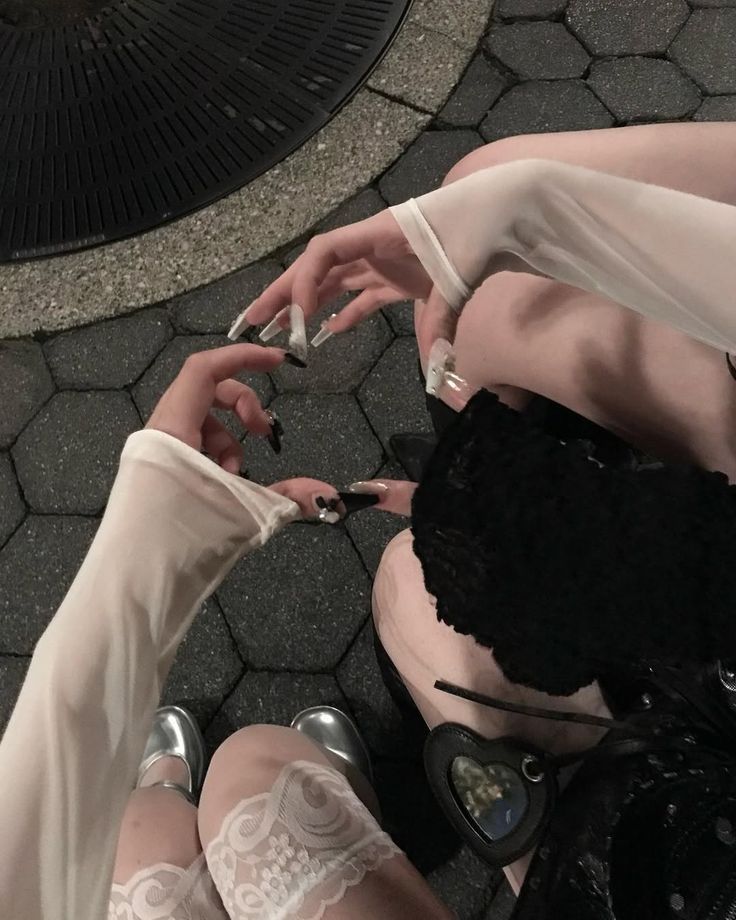 _latteworld's tweet image. Feliz aniversário para minha primeira bestie da vida @F1GHTERG1RL 🥳! você merece tudo de bom nessa vida. Que esse ano venham muito mais momentos nossos ✨