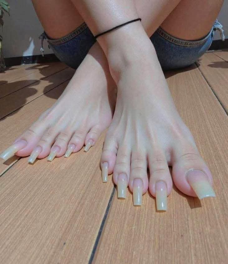 DrClownPhD's tweet image. what is stopping you from getting nails like this?