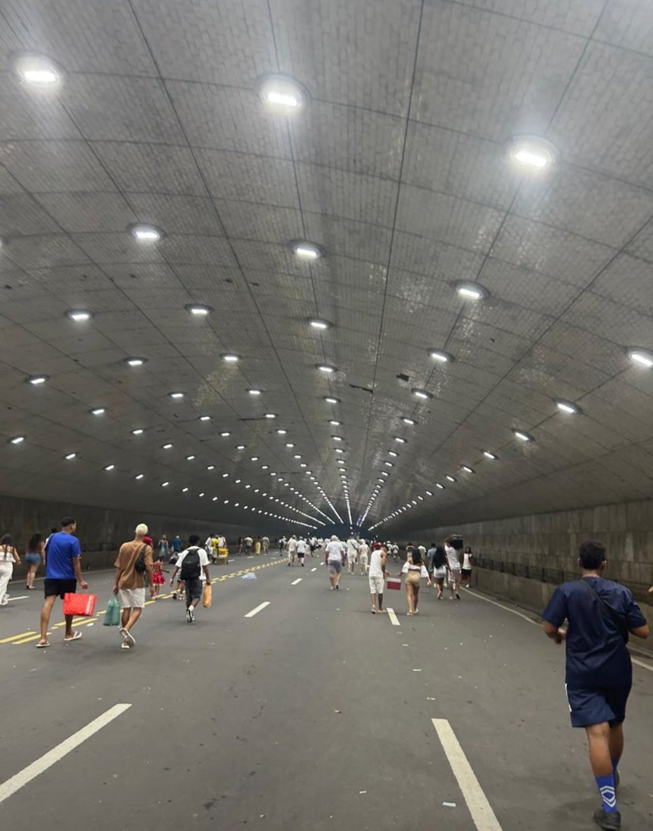 Quando voce decide ir pra copacabana passar virada de ano e acaba caindo no exame hunter sem querer