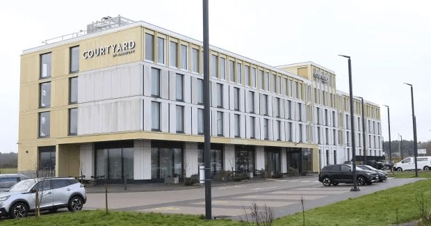 putasinghonit tweet media