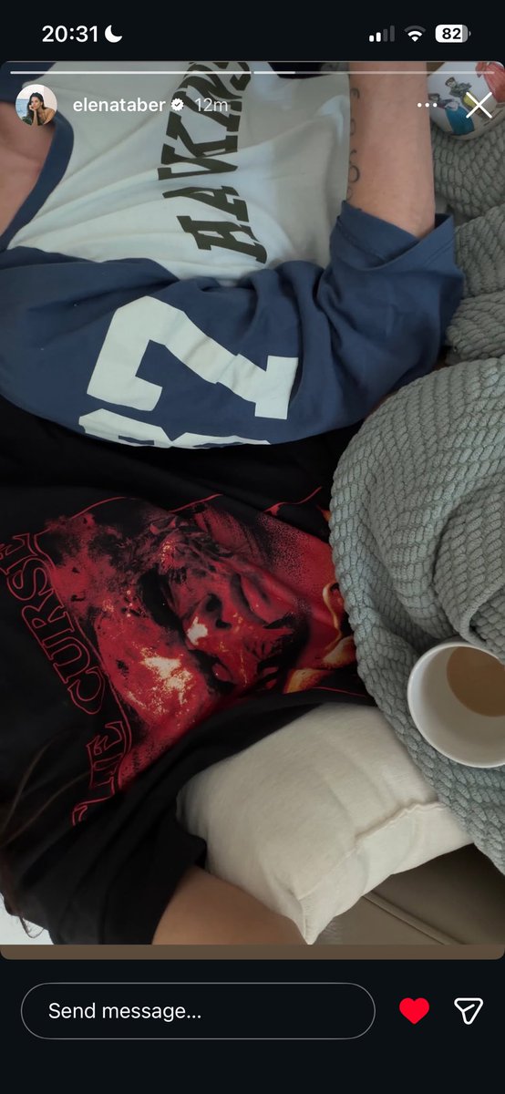 CREELSLUT's tweet image. she’s living the dream man 😭