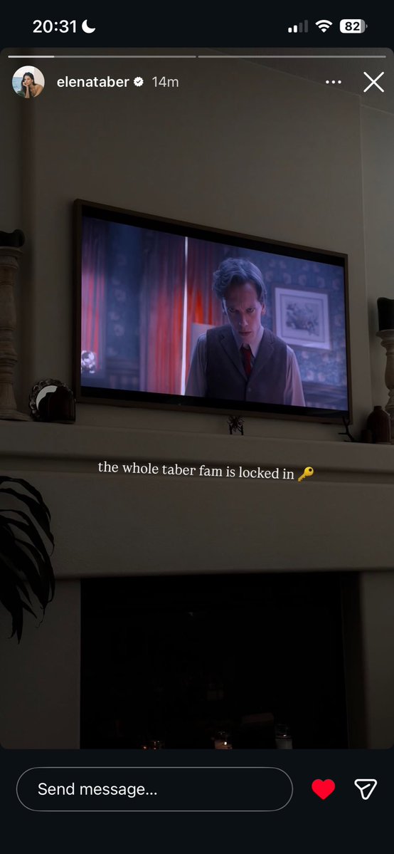 CREELSLUT's tweet image. she’s living the dream man 😭