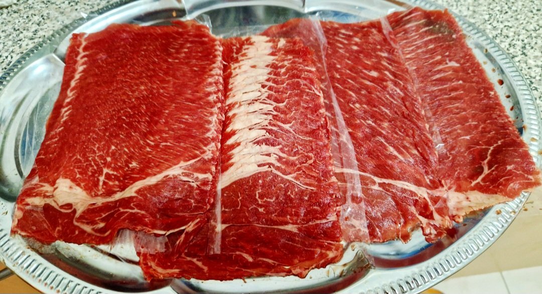 お正月だから薄切り牛肉食べ放題よ~🥂

#ドイツ生活に潤いを