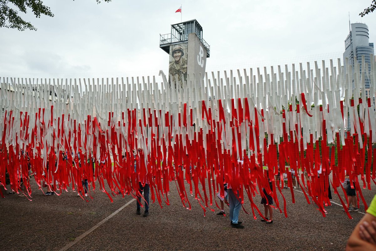 WarsawRising44's tweet image. Are you ready for New Year's Resolutions?
Piotr Drzewiecki (1865-1943), the 1st Mayor of Warsaw after #WWI, sent to his family a powerful message FROM #Moabit PRISON, where he was incarcerated by Germans during WW2:

1. Live a healthy life.
2. Become brave through sport and