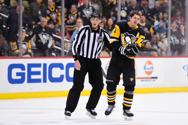 ScoutingTheRefs's tweet photo. Detroit Red Wings vs. Pittsburgh Penguins get refs Cody Beach (#12) and Jake Brenk (#26) with Dylan Blujus (#57) and Ryan Daisy (#81) on lines 
https://t.co/XYUcCrAy4W 
@DetroitRedWings  @penguins #LGRW #LetsGoPens #DETvsPIT https://t.co/nwNLoJIlGD