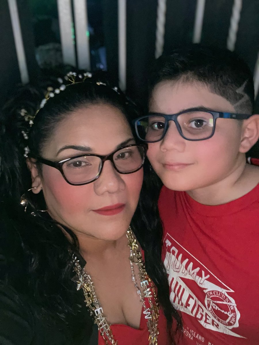 ChrysSerna's tweet photo. Con mi adolescente, versión Chrys 2.0🤯 

“Te amo y te amaré más que nadie en tu vida,  eternamente estaré a tu lado aunque crezcas y sigas tu propio camino, mi corazón siempre será tu hogar.” https://t.co/bvs5UvWqEL