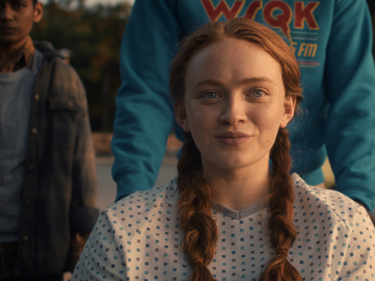 So you’re telling me for TWO YEARS this girl’s in the hospital and not once do we see her mom visit? Where was Max’s mom the whole season? They must’ve had that good insurance? Lmao #StrangerThings