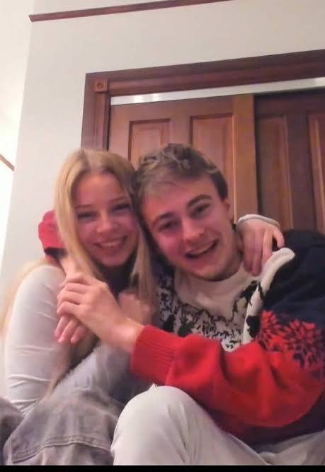 fanconcoca's tweet image. E assim &amp;lt;3