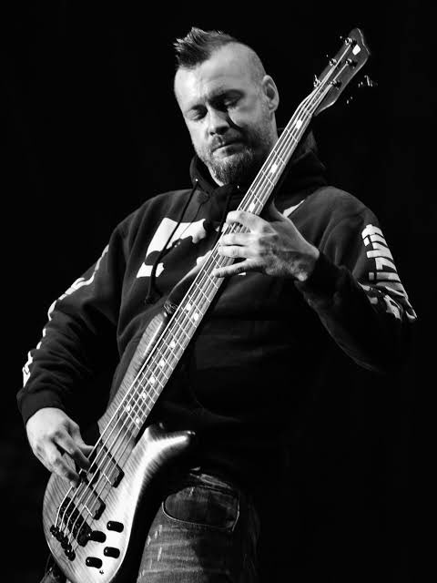 Por aquellos que nos dejaron en 2025, pero jamás serán olvidados #RIP