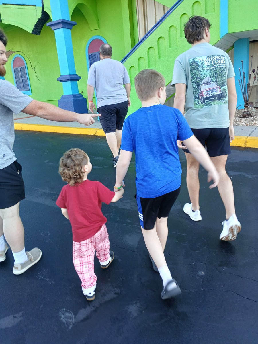 Grandbabies left for Arizona and our house is quiet and our hearts a little sad 😔 

Me: Kinsler,  mimsy will miss you so big!

Kinsler Reed: me too Mimsy with a little tear in his little voice 

Nothing prepares you for the amazing feeling of grabdparenthood ❤️