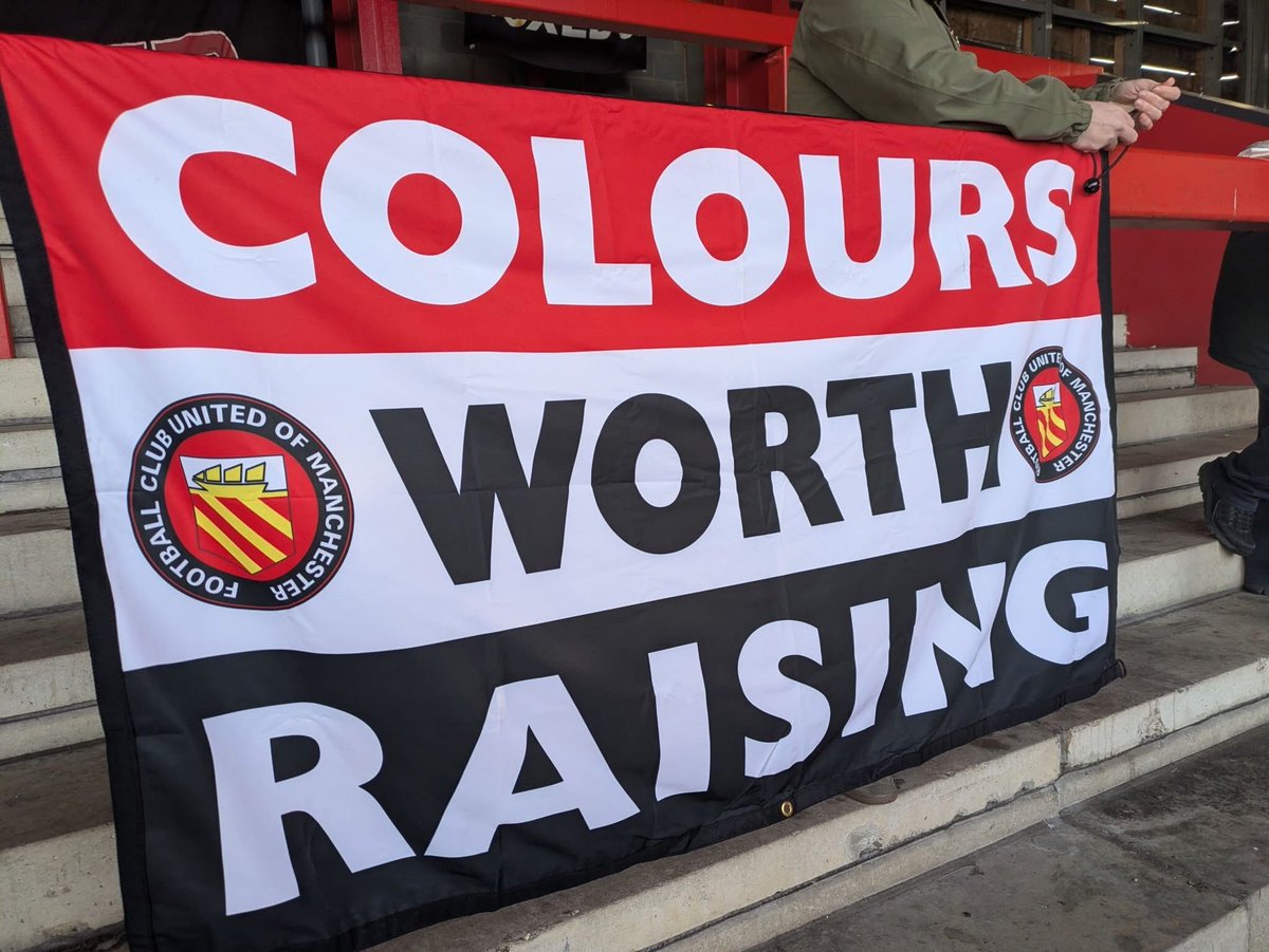 CllrJWarmisham's tweet image. Gotta love a new @FCUnitedMcr flag! #FCUM