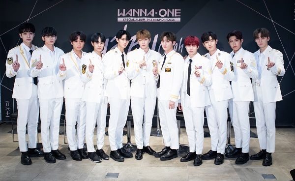 SBSEnterNews's tweet image. “"2026, 우리 다시 만나"…워너원, 7년 만에 재결합 신호
👉 ent.sbs.co.kr/news/article.d…

#콘서트 #데뷔 #coming #사랑 #무대 #sns #SBS연예뉴스_강경윤_기자 #강경윤
SBS연예뉴스 팔로우 해주세요”