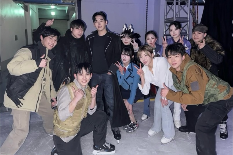Jinhwan &amp; Hoya with the Solo Leveling On Ice Team
#나혼자만레벨업onICE #성진우 
#뮤지컬 #나혼자만레벨업온아이스 
#나혼자만레벨업 #SoloLeveling

#김진환 #진환 #ジナン #JINHWAN #iKON #아이콘 #JAY