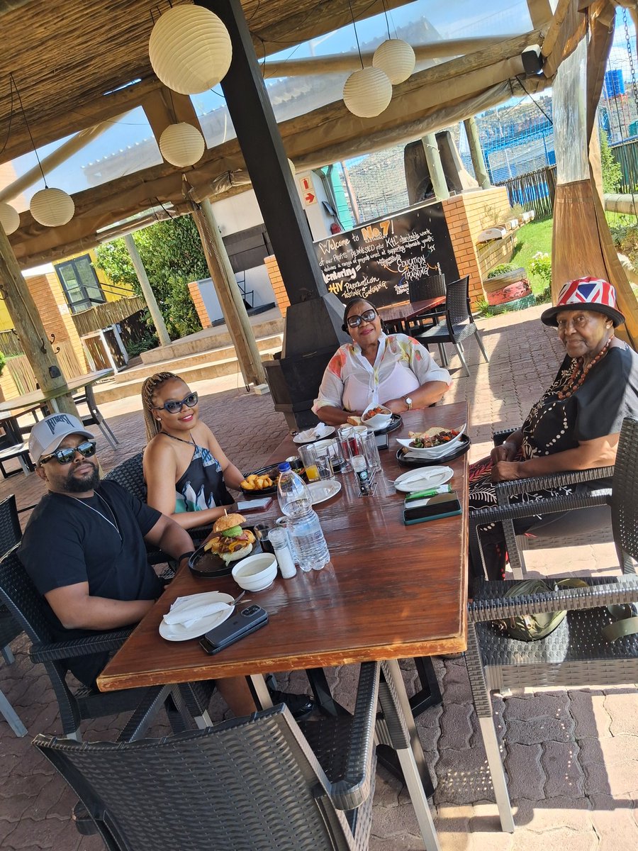 Re koetse selemo  sa 2025 ka Thabo e khaphatsehang. Molimo o bokoe.