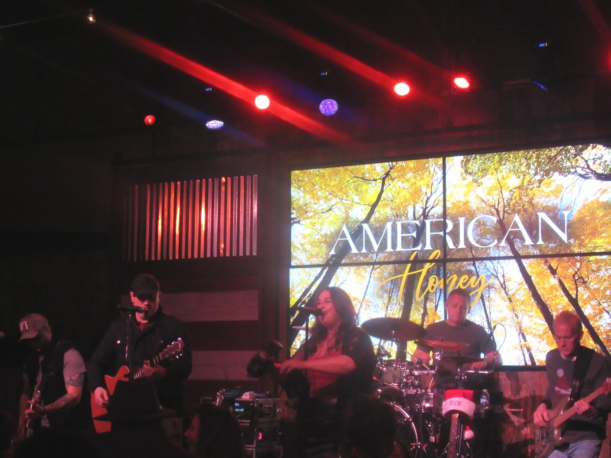 QOTDCT's tweet image. #RecentlyInCT / #RecentConcertsInCT:
The #Groton-based American Honey @MoheganSun's @ComixRoadhouse, 12/20/2025