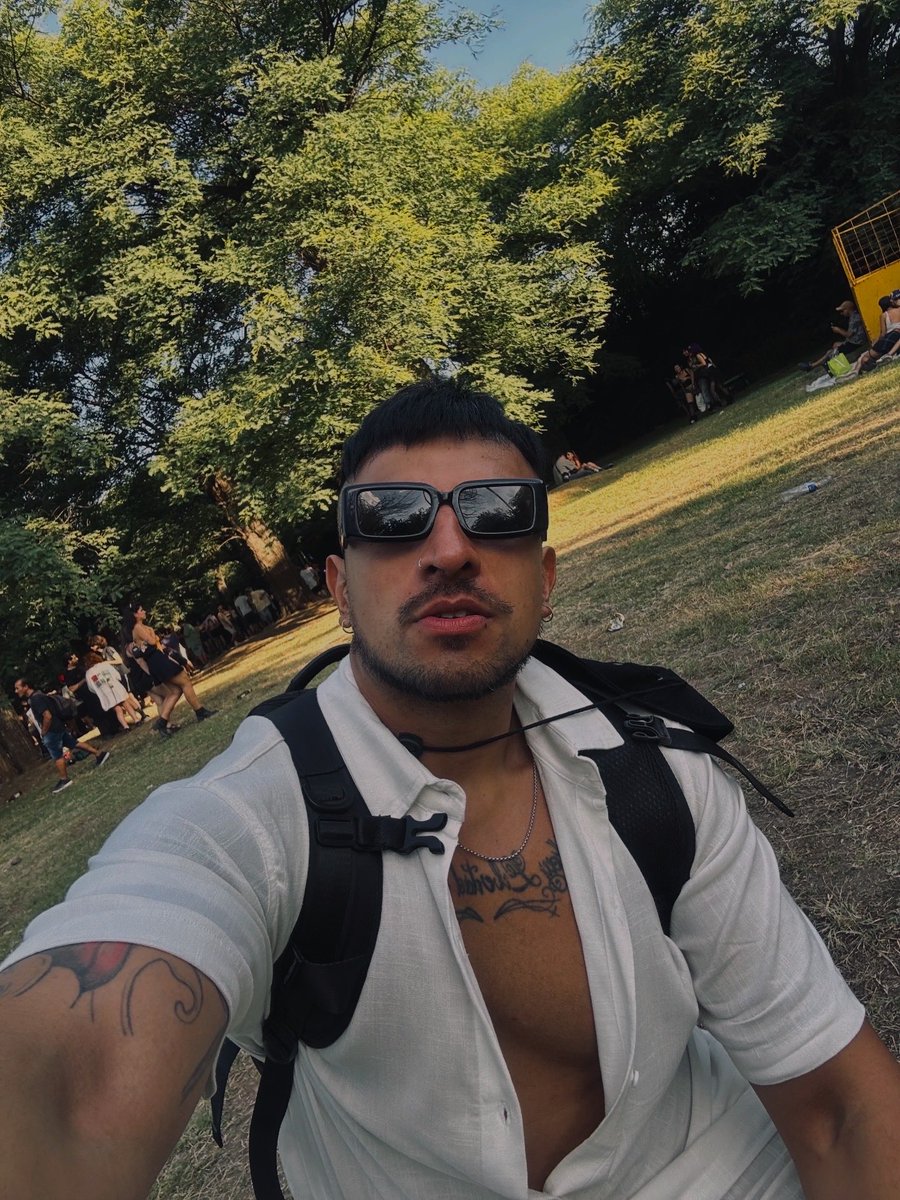 fernetcongonza's tweet image. Feliz 2026 genteeeee🔥🥂 #HappyNewYear #NewYear #AñoNuevo